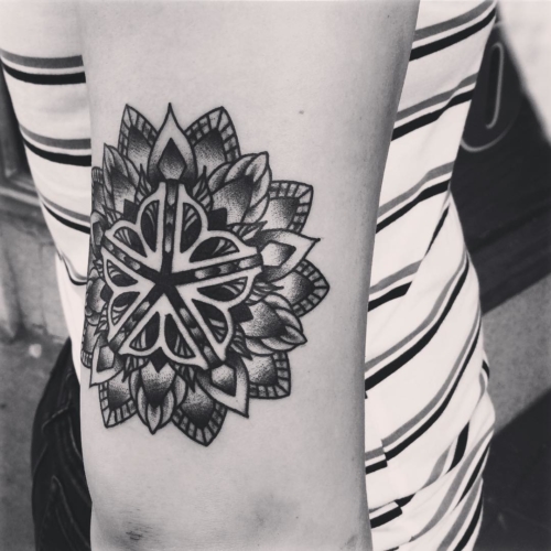 Rochester flower mandala for Sam today👍🏼#smokemdead #steadfasttattoo
.
.
.
.
.
((¥))
#tattoos #btattooing #blackworkerssubmission #iblackwork #blackwork #blackworkers #inkstinctsubmission #blacktraditionals #BLACKTATTOOMAG #blxckink #tttism #TTTpublishing #greatattoo #blackflashwork #TattooLife #darkartists #blackworkershero #wiilsubmission #dot.work.ink #traditionaltattoo #onlythedarkest #blackandgrey #occultarcana #tattoolife #oldlines #TAOT #nowash #rochesterflower